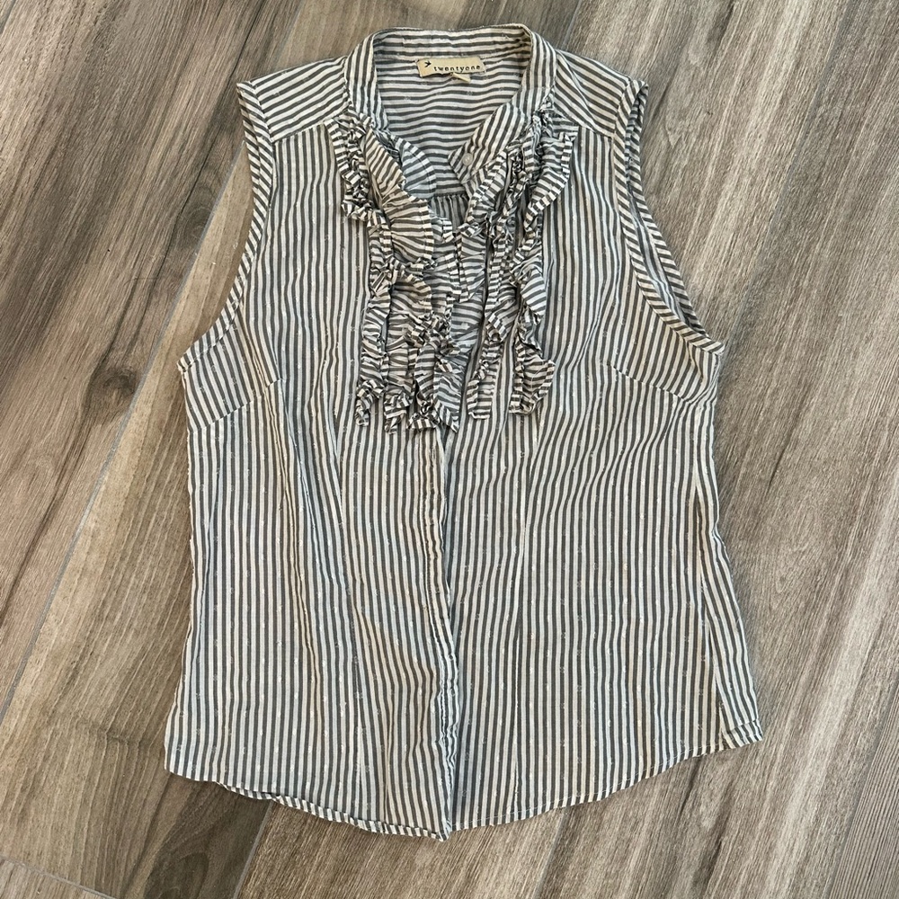 Ruffled tank top